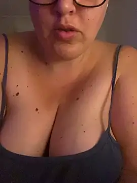 MonicaMorbida stripchat live cam model