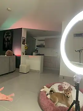 ZaraLuuv stripchat live cam model