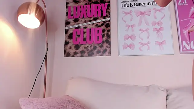Candyskinny21 stripchat live cam model