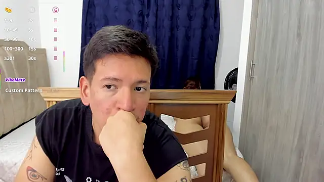 ethanandzoe stripchat live cam model
