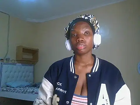 Mariana_150 stripchat live cam model