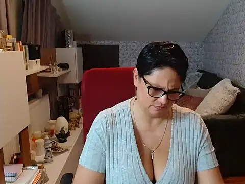 CallmeHellen4you stripchat live cam model
