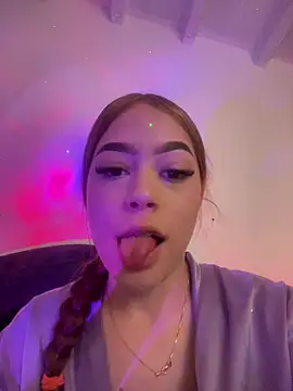 zaharavela_ stripchat live cam model