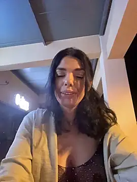 SerenaMonss stripchat live cam model