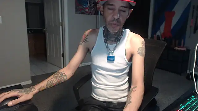 Michigan9000 stripchat live cam model