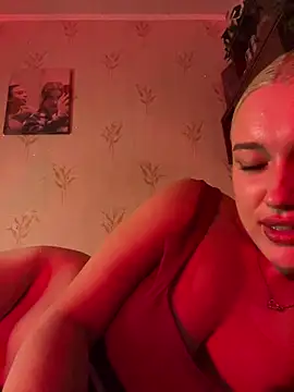 lyalyalii stripchat live cam model