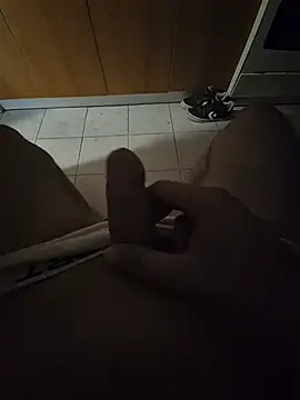 GoldenBoyzz99 stripchat live cam model