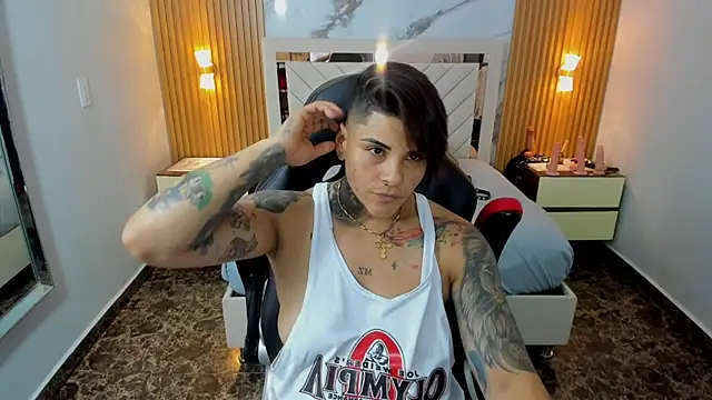 KAROLLJONES1 stripchat live cam model