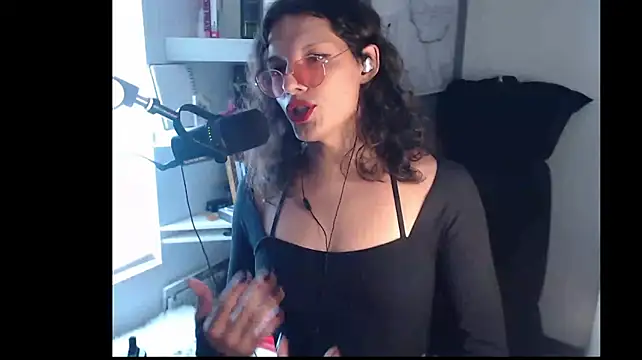 MariForYou stripchat live cam model