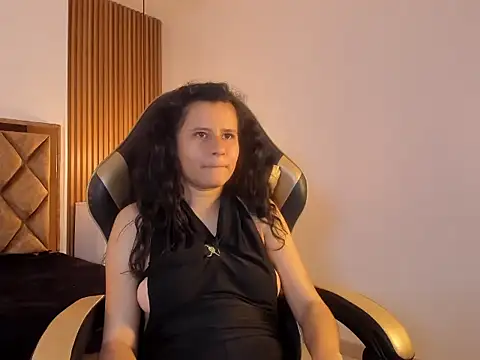 ValeriaHotVS stripchat live cam model