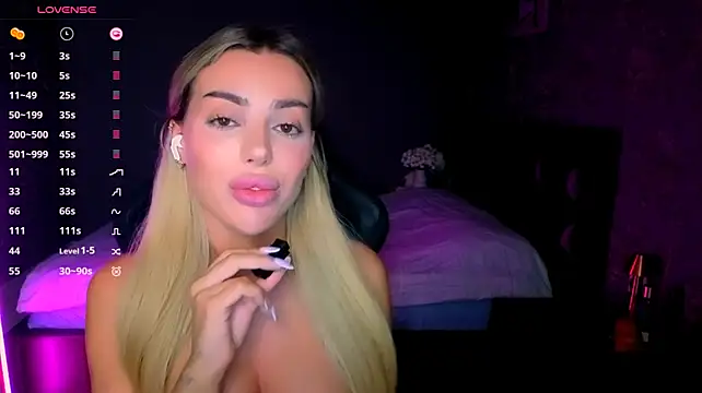Ayla__Demir stripchat live cam model