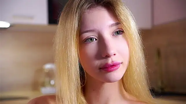 SunnivaCovil stripchat live cam model