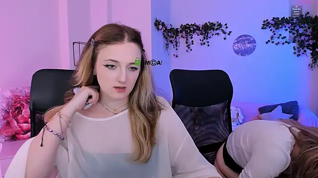 luna_berryy stripchat live cam model