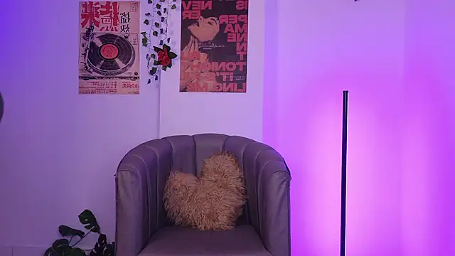 CoralieBronson stripchat live cam model