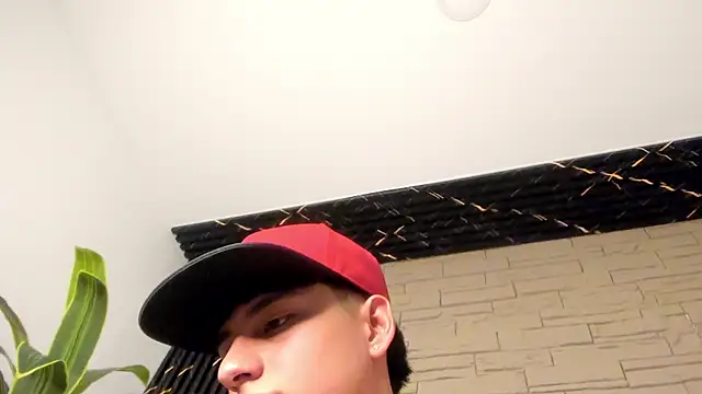 Lander_Cruz stripchat live cam model