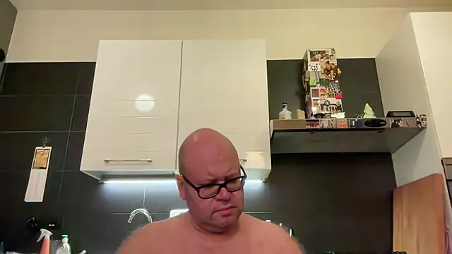 theitalianbear stripchat live cam model