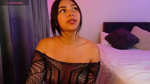 Melaniie01 stripchat live cam model