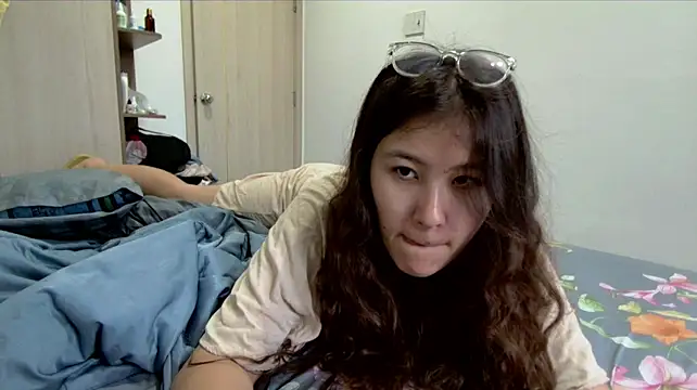 Riz_girl stripchat live cam model