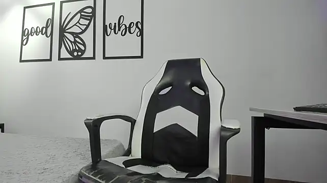 m_o_r_i_t_a stripchat live cam model