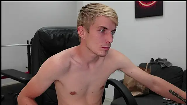 Logan_Falk stripchat live cam model