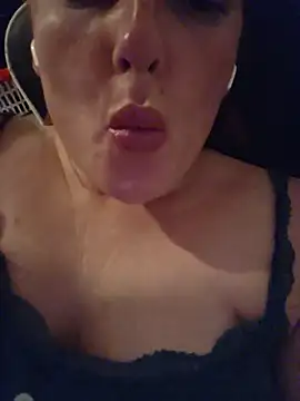 Robyn-XX stripchat live cam model