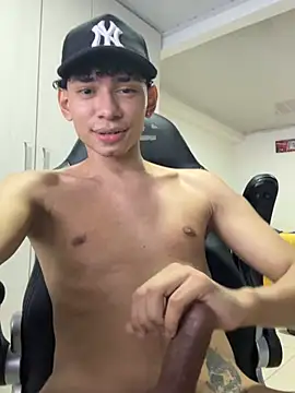 Daviid_laidd stripchat live cam model