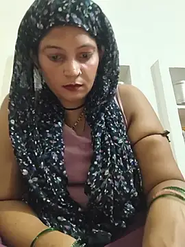 Mohni_love stripchat live cam model