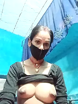 So_pinki stripchat live cam model