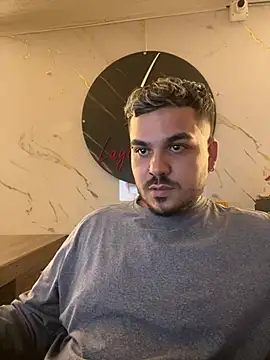 LatinBearX stripchat live cam model