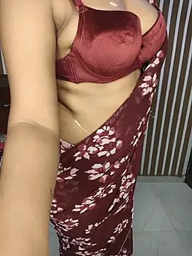 Piyu_xxx stripchat live cam model