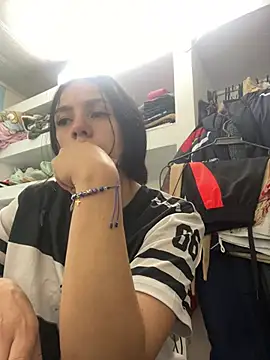 Marianahb-e stripchat live cam model