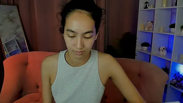 FlirtyAura stripchat live cam model