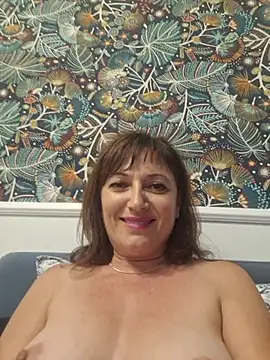 SaraGina stripchat live cam model