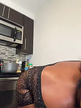 TilaTotti stripchat live cam model