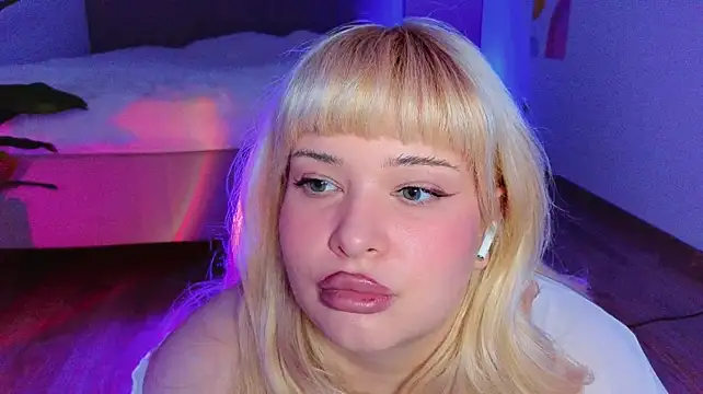EllsaJean_ stripchat live cam model