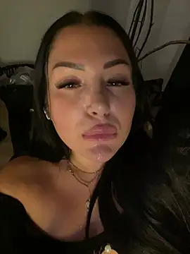 Mia-Bremer stripchat live cam model