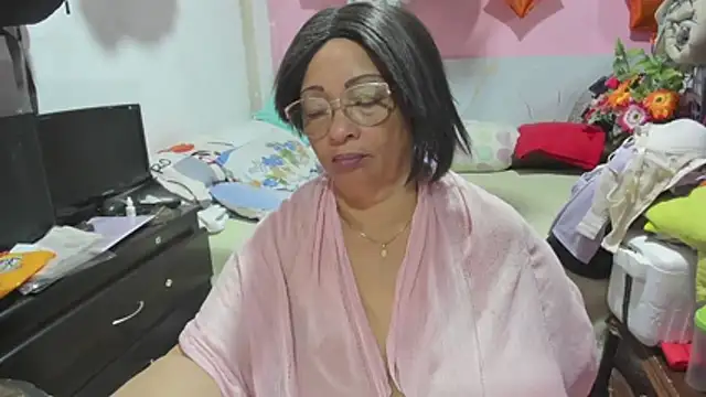 Mrs_mommy_ stripchat live cam model