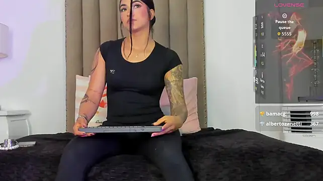 Scarleth6 stripchat live cam model