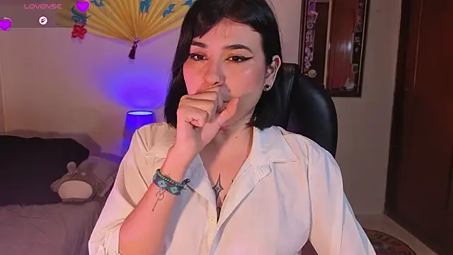 GaiaJonness stripchat live cam model