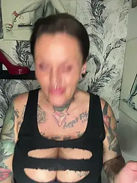 InkedMissLaBaehm stripchat live cam model