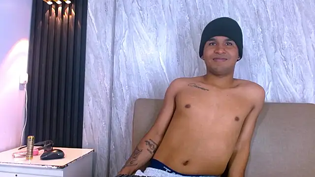 Brandon_Mark_ stripchat live cam model