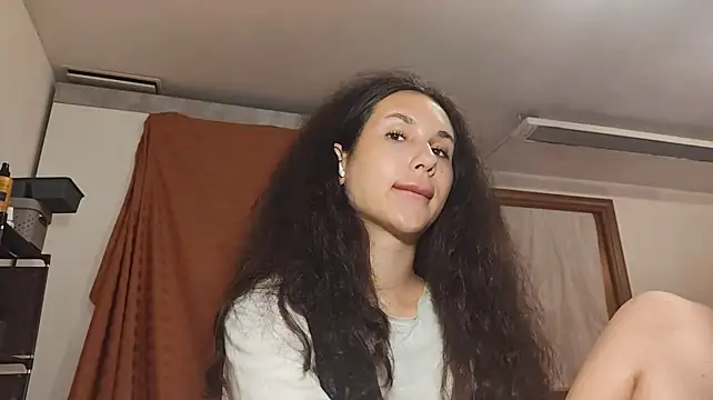 HazyLoom stripchat live cam model