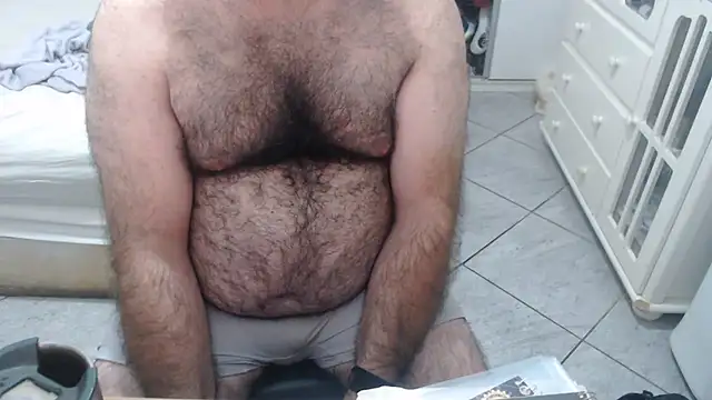 MysterBearMG stripchat live cam model