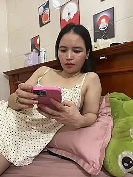 LiLi-Kirix99 stripchat live cam model