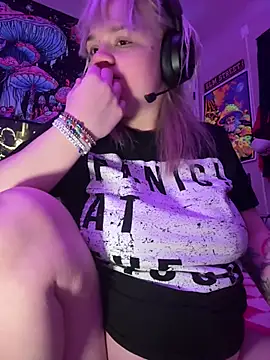 Cutiepiespanks stripchat live cam model