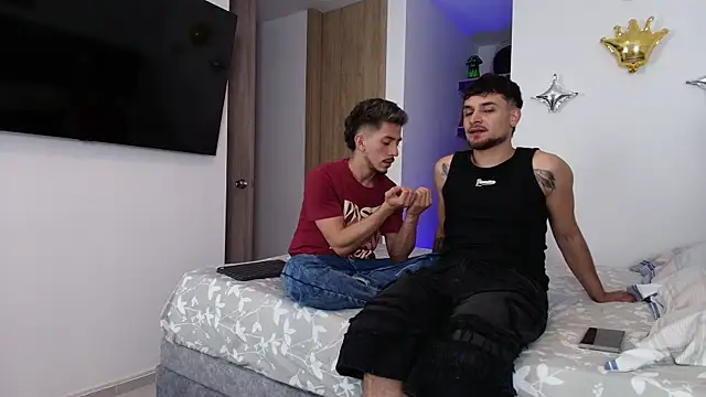 Two_sinzXX stripchat live cam model