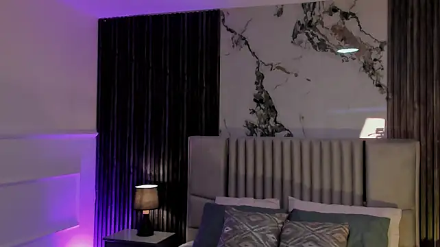 Lillyortiz stripchat live cam model