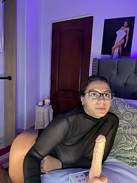ema_zoe stripchat live cam model