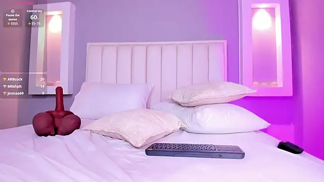 CapricornUwU stripchat live cam model