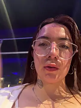 arilynn_ stripchat live cam model